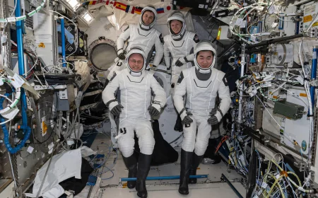 NASA sends 4 astronauts back to Earth in first medical evacuation