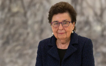 Art Stars Honor a Dealer and Her Labor of Love