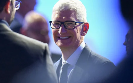 FTC warns Apple's Tim Cook over alleged political bias in Apple News app