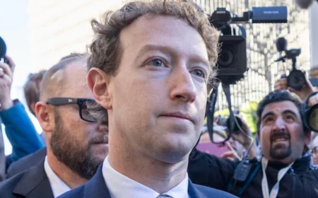 Mark Zuckerberg faces intense questioning in social media addiction trial
