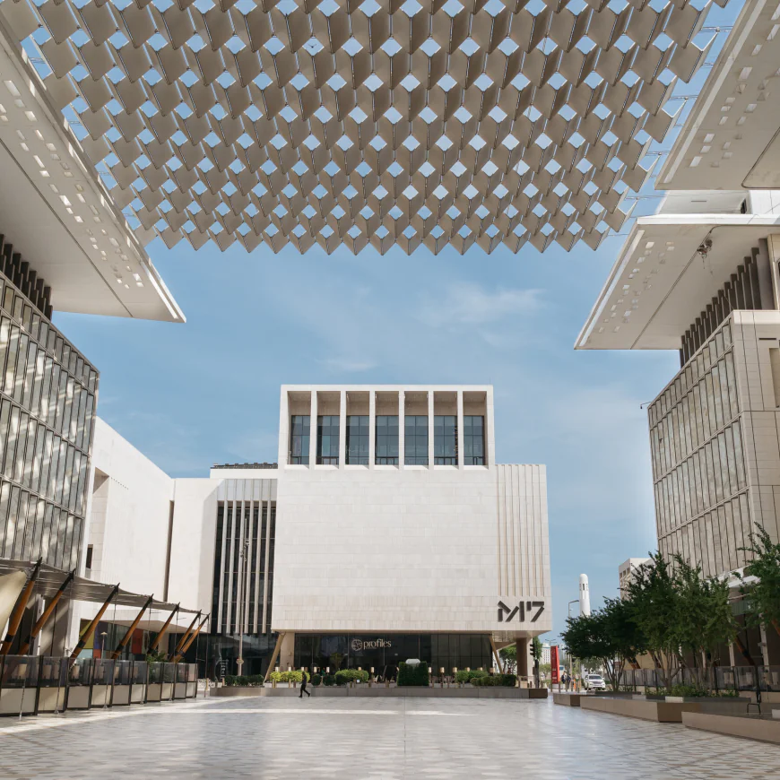 Slumping in the West, the Art Trade Eyes the Gulf