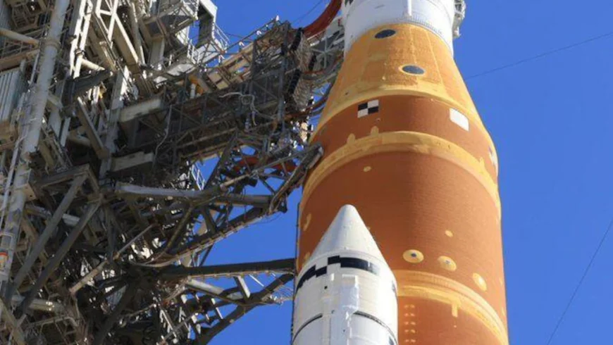 NASA moon rocket hit by new problem, putting March launch with astronauts in jeopardy