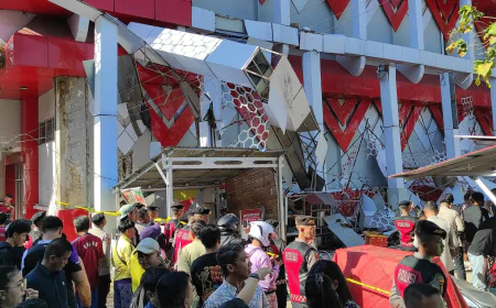 Earthquake off Indonesia topples buildings, kills 1 person and sets off small tsunami