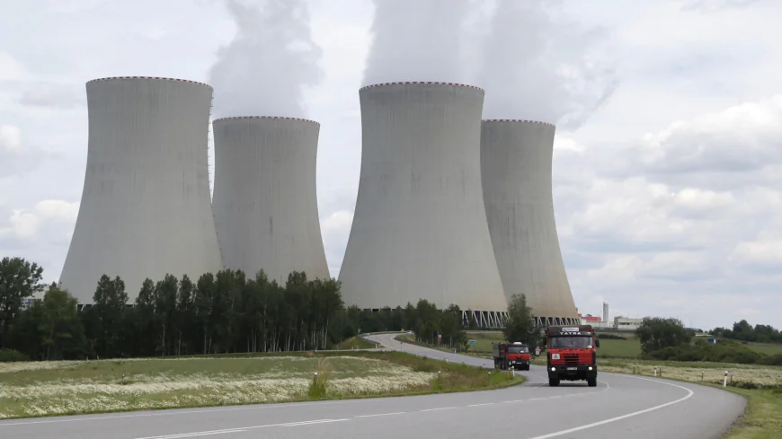 Czech power company ČEZ signs deal with Rolls-Royce SMR to prepare for first small nuclear reactor